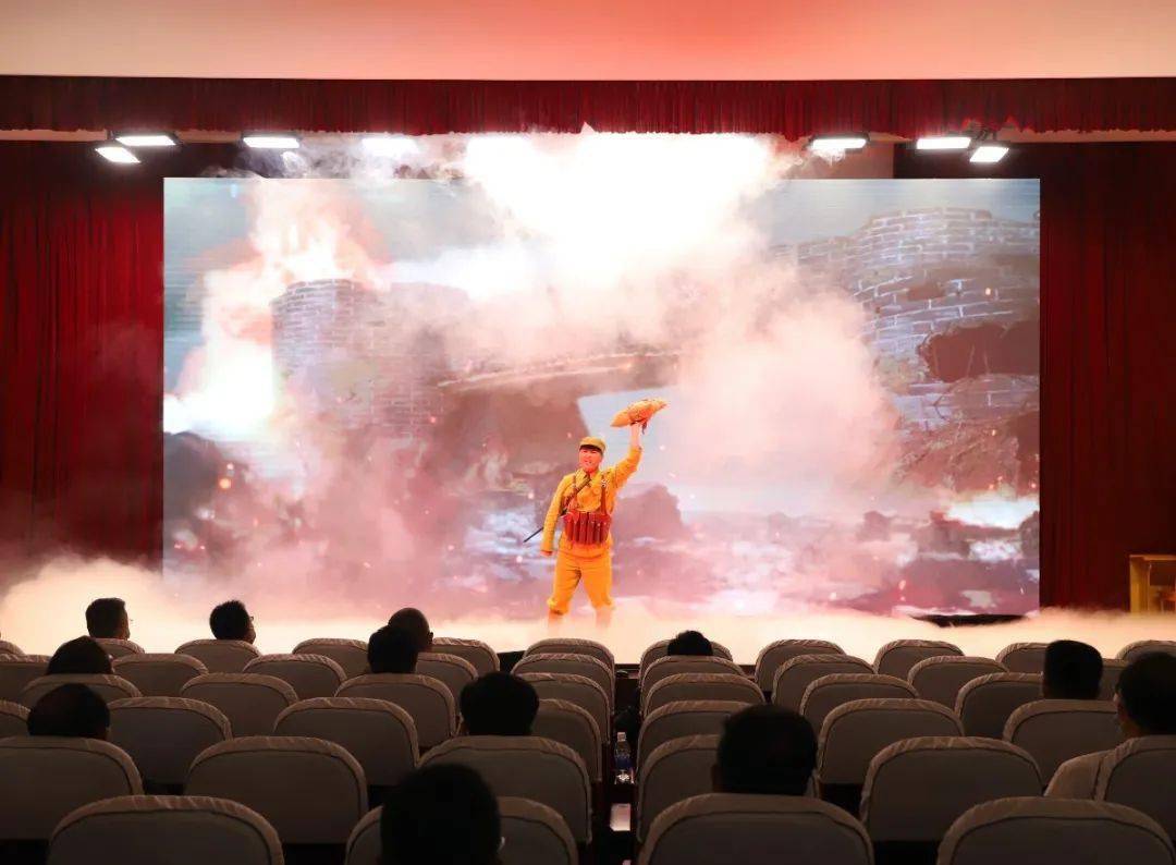 开云体育-出色发挥引发热议！，西亚卡姆在DWG比赛中出色防守赢得满堂喝彩-开云体育