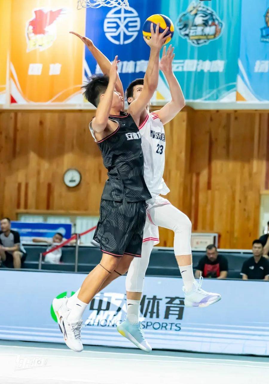 开云棋牌-山东男篮训练开放日，清晨防线松动引欢呼，足总杯在即，更衣室氛围转暖的简单介绍-开云棋牌